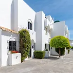 Fully Renovated Seaside Townhouse 200M From The San Pedro Beach With Gated Community