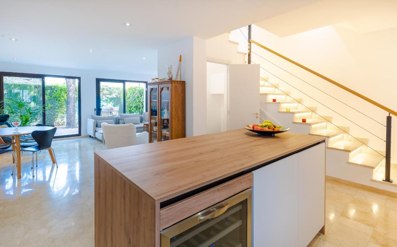 Fully Renovated Seaside Townhouse 200m From The San Pedro Beach With Gated Community *