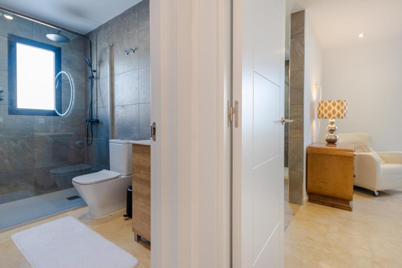 Holiday home Fully Renovated Seaside Townhouse 200m From The San Pedro Beach With Gated Community
