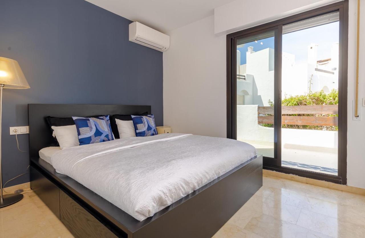 Fully Renovated Seaside Townhouse 200m From The San Pedro Beach With Gated Community Holiday home *